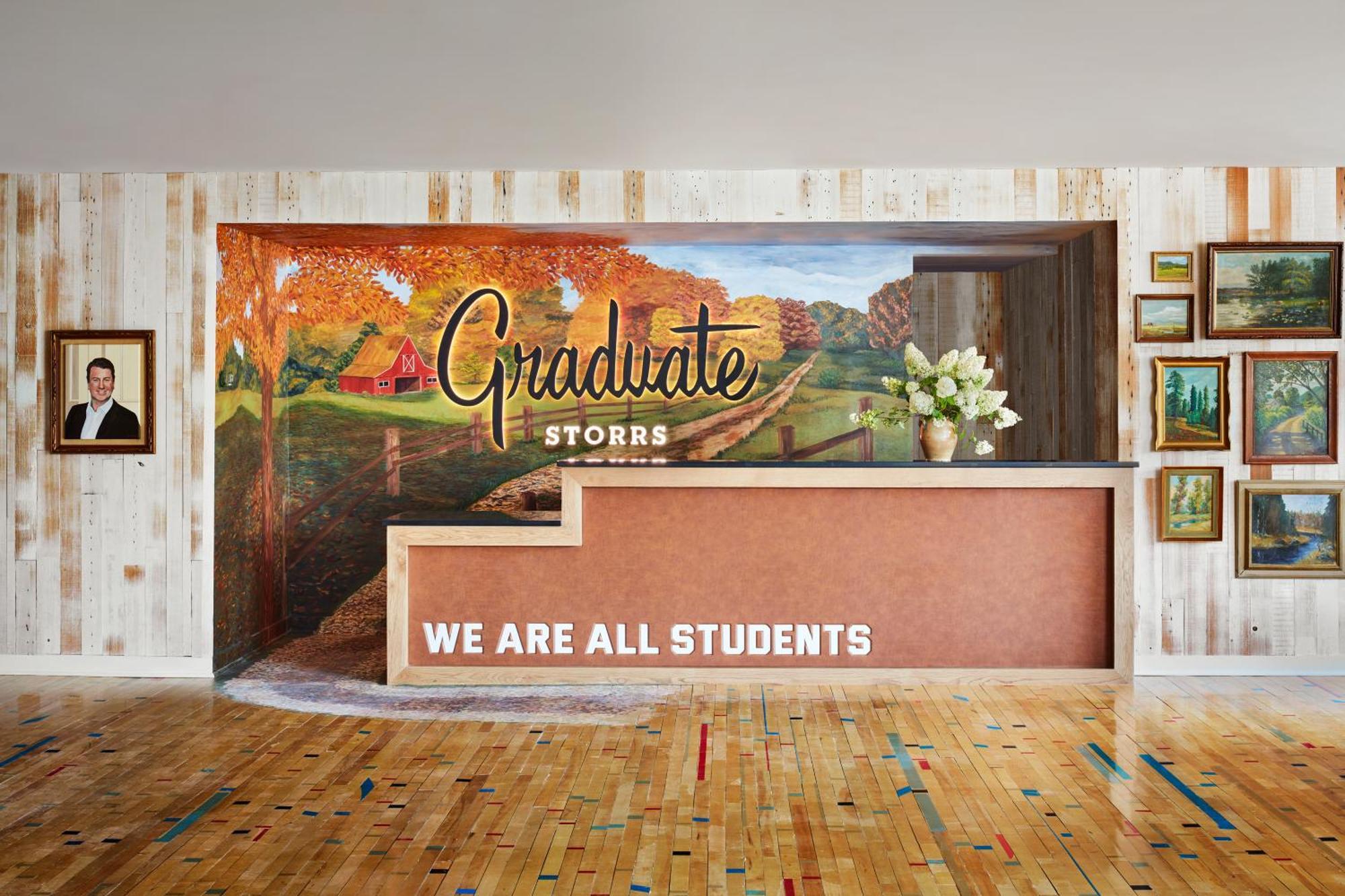 Graduate By Hilton Storrs Hotel Exterior photo