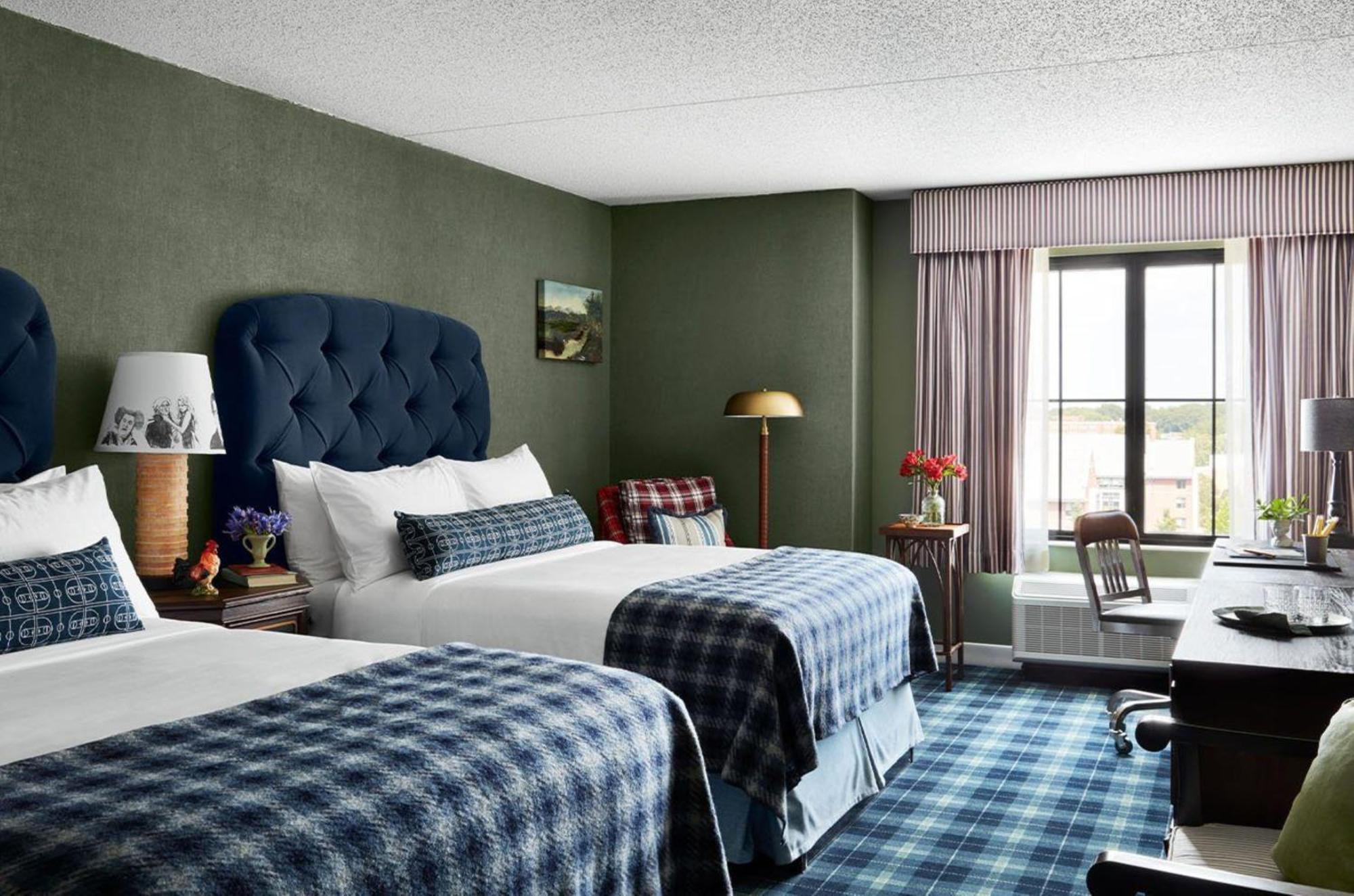 Graduate By Hilton Storrs Hotel Exterior photo
