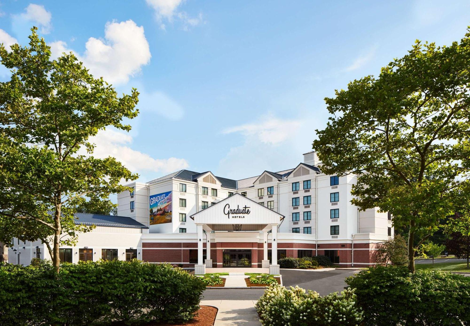 Graduate By Hilton Storrs Hotel Exterior photo